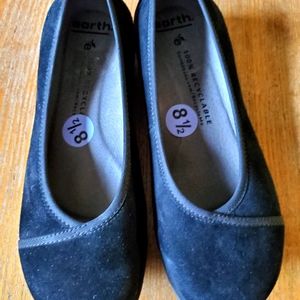 Earth shoes flats black Sz 8 1/2